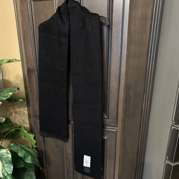UGG Chunky Rib Knit Black Scarf - Picture 1 of 9